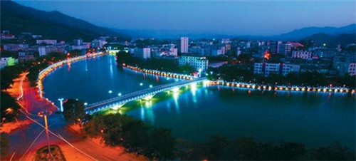 千种冰激凌加盟费多少钱一个月，千种冰激凌加盟费多少